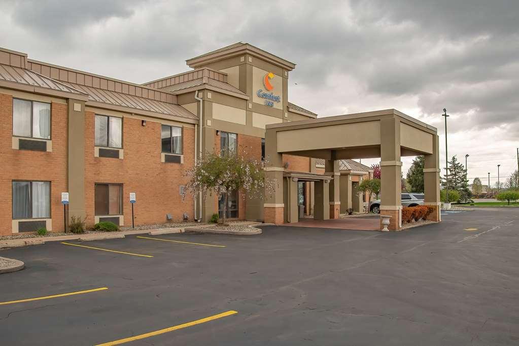 Comfort Inn Huntington Near University Extérieur photo