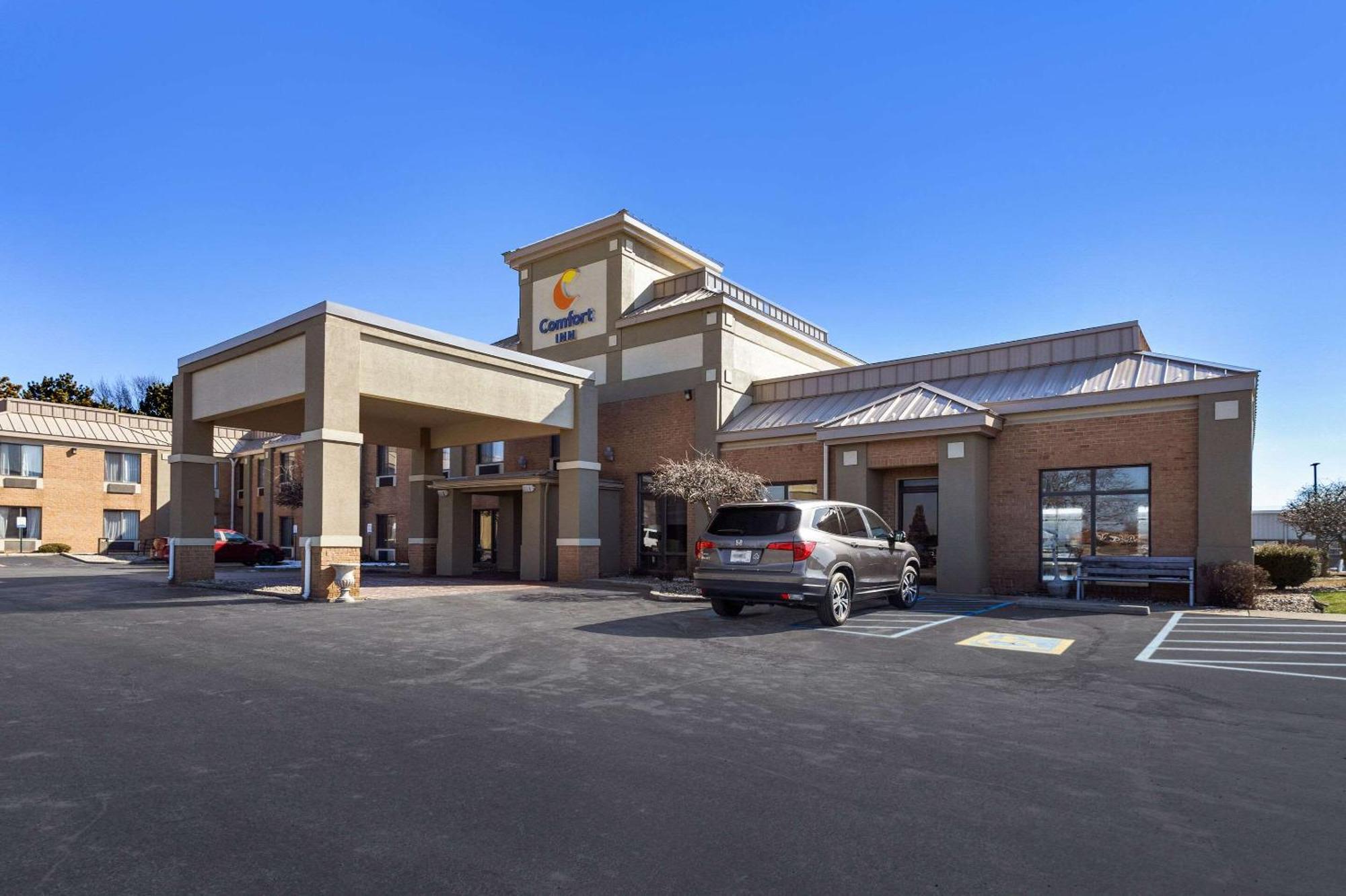 Comfort Inn Huntington Near University Extérieur photo