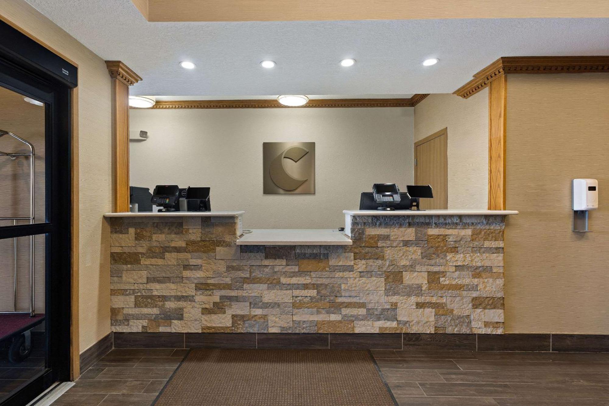 Comfort Inn Huntington Near University Extérieur photo