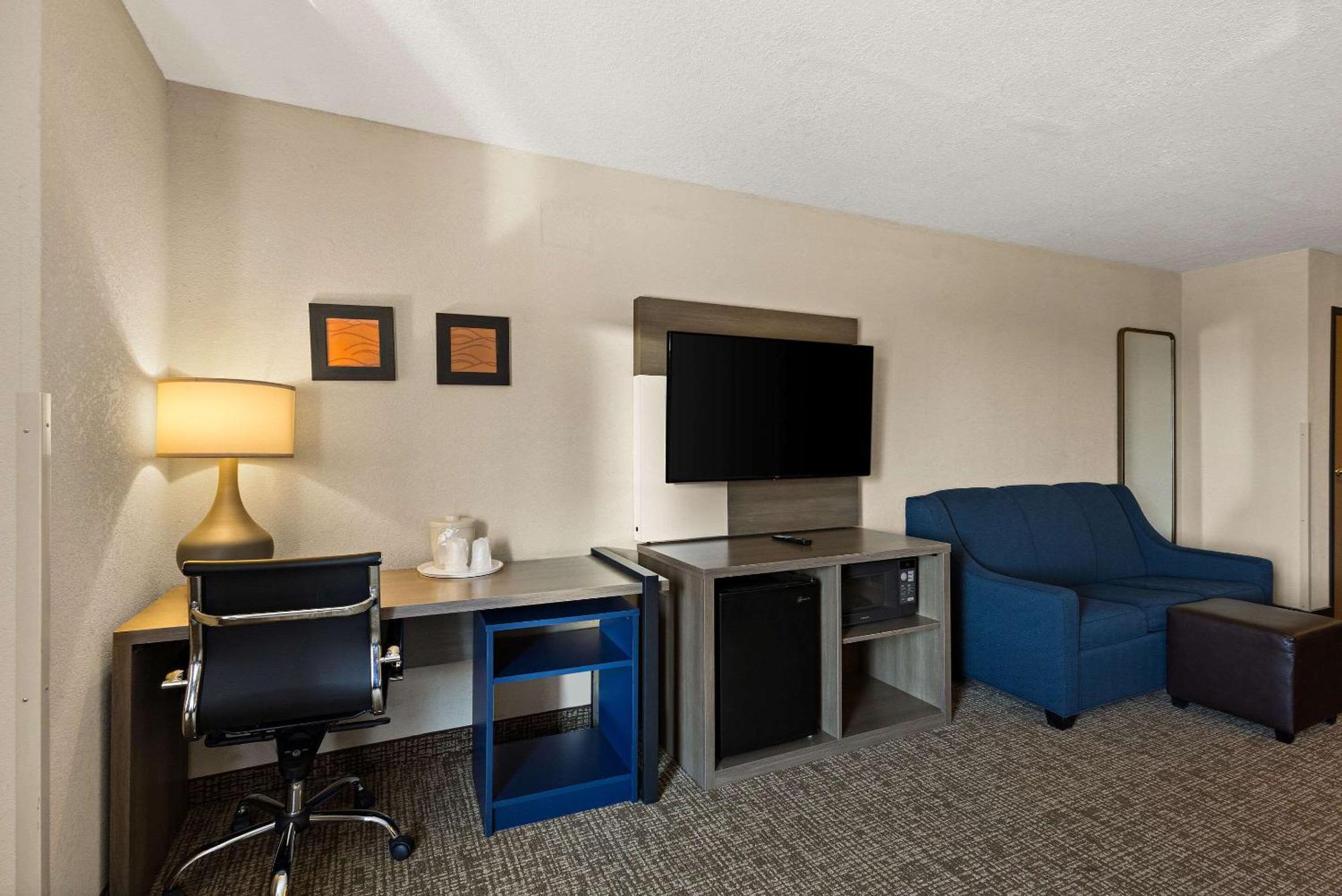 Comfort Inn Huntington Near University Extérieur photo
