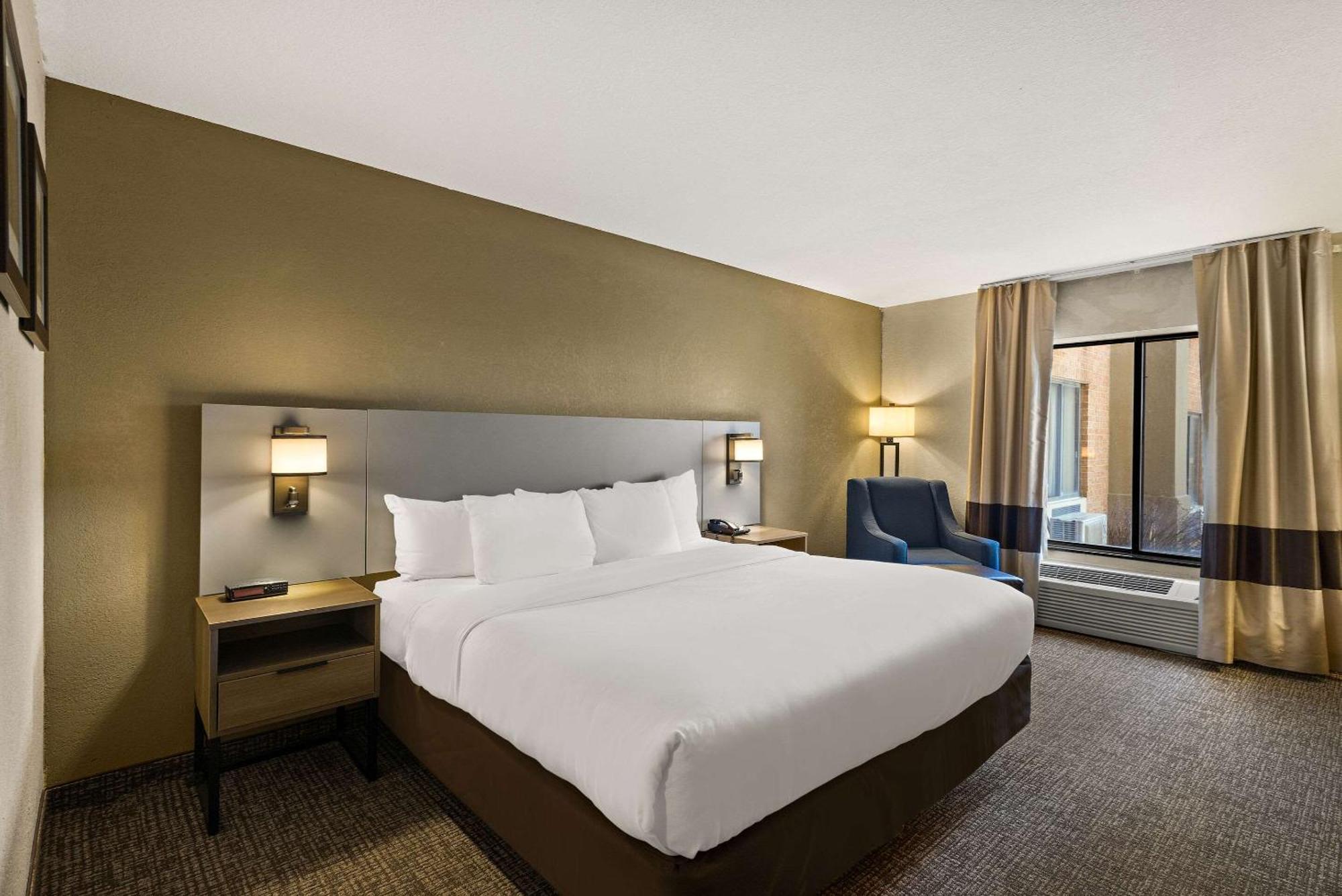 Comfort Inn Huntington Near University Extérieur photo