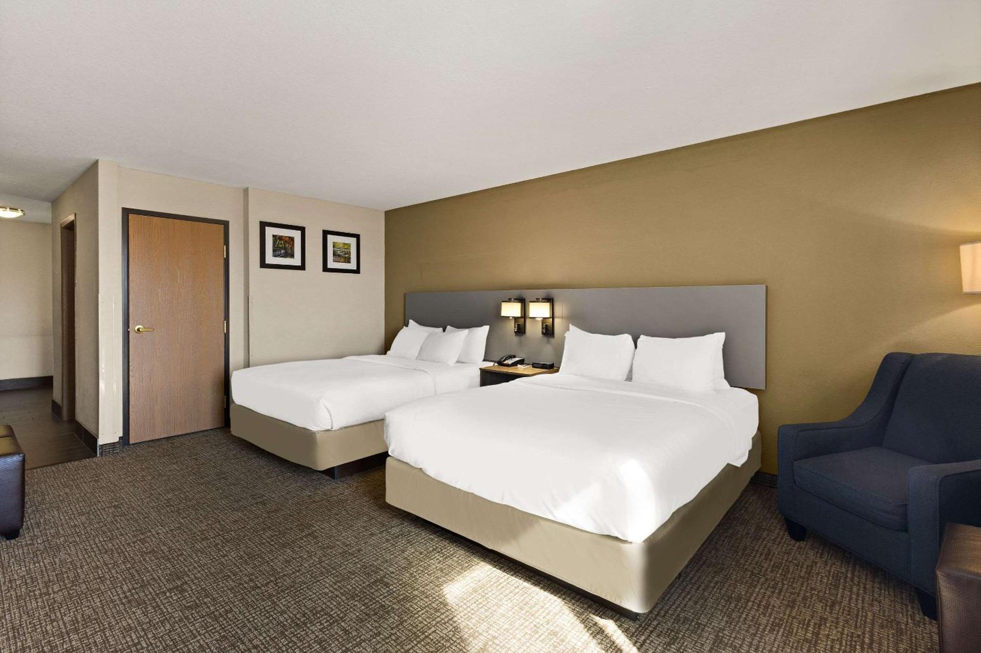 Comfort Inn Huntington Near University Extérieur photo