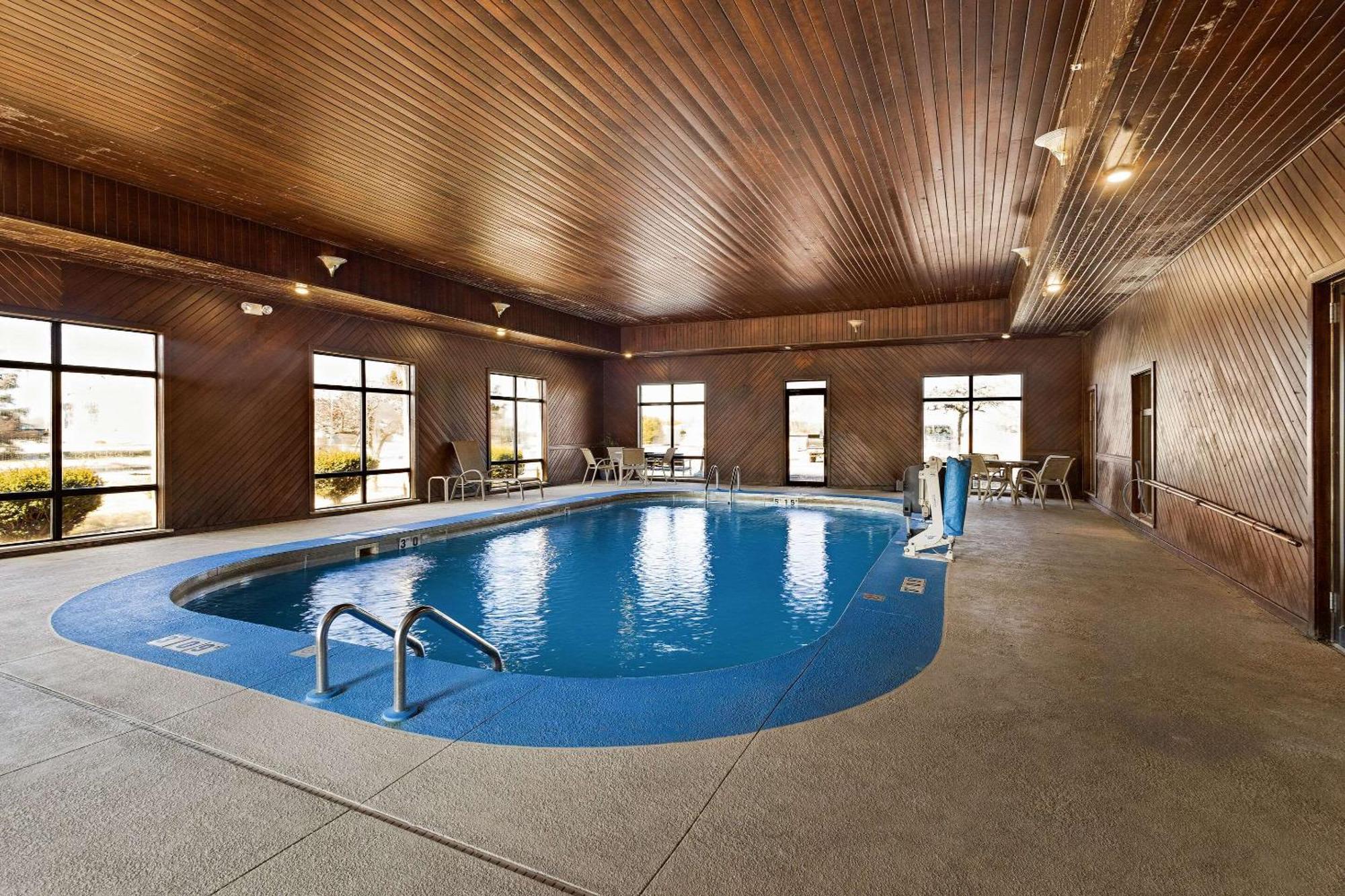 Comfort Inn Huntington Near University Extérieur photo